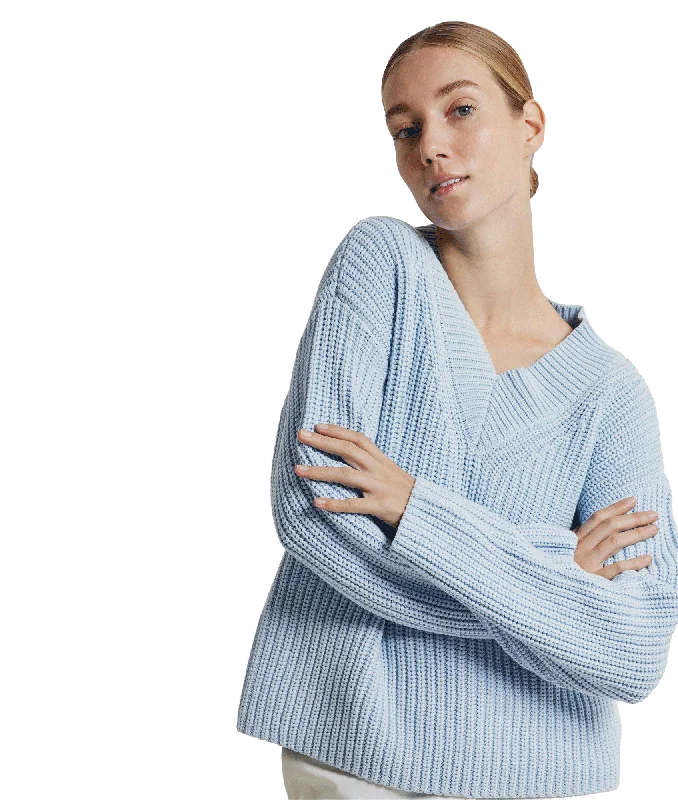 V-neck Knitted Jumper - Blue