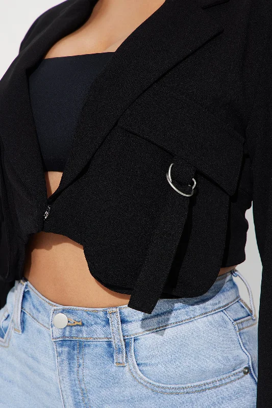 In Your Pocket Cropped Blazer - Black